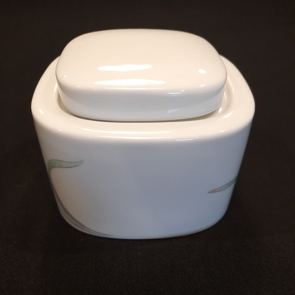 Regine by Christopher Stuart Creamer & Lidded Sugar Bowl - Picture 3 of 11